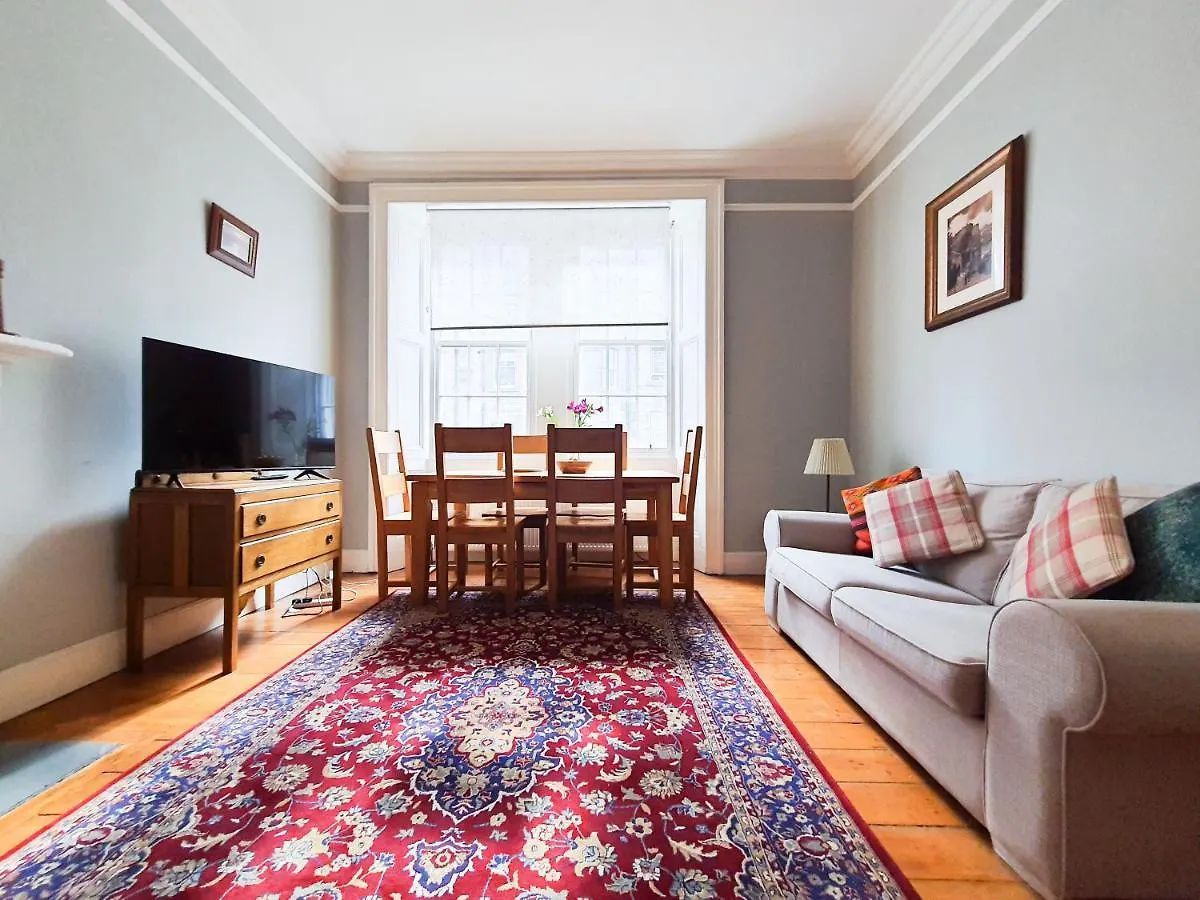 Edinburgh Charming Old Town Apartment 0*,  United Kingdom