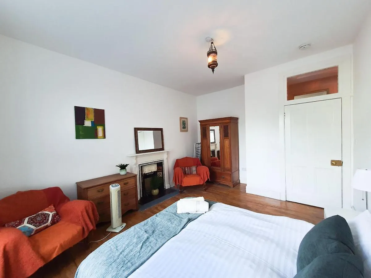 Edinburgh Charming Old Town Apartment
