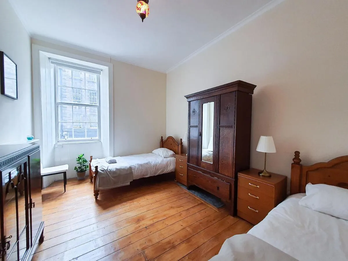 Edinburgh Charming Old Town Apartment