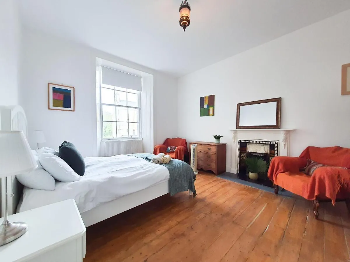Edinburgh Charming Old Town Apartment